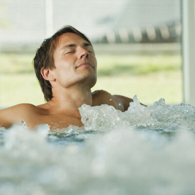 5 Factors to Consider When Buying a Hot Tub